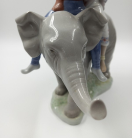 Lladro Hindu kinderen op olifantje #5352