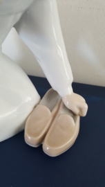 Lladro beeldje, meisje met slippers