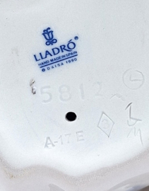 Lladro clown 'Tired Friend' #5812