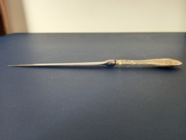 Stalen briefopener met zilveren montuur
