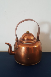 Kleine koperen theepot