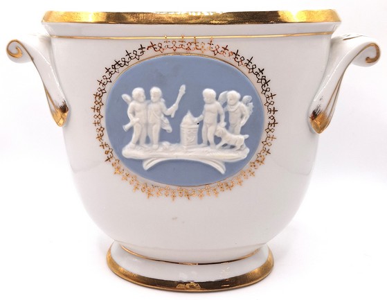 Ovalen cachepot met biscuit medaillon