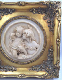 Composiet reliëf cherubijnen