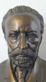 Gipsen gebronsde buste van Tsjaikovski