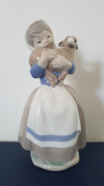 Lladro Nao beeldje, meisje met lam