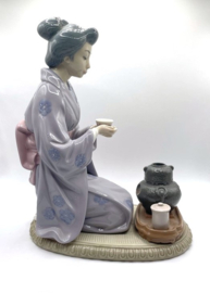 Lladro Geisha, August Moon #5122