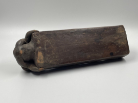 Aardewerk wierookbrander met zotje
