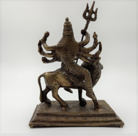 Krijgsgodin Durga op haar leeuw