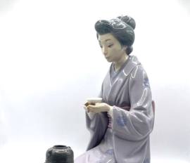 Lladro Geisha, August Moon #5122