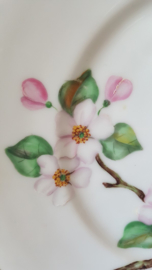 Royal Copenhagen sierbord met bloemdecoratie