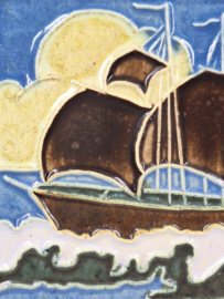 Cloisonné tegeltje zeilschip