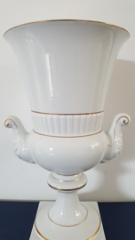 Witte bokaal vaas met gouden accenten
