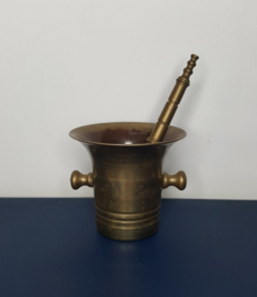 Bronzen vijzel met stamper