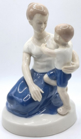 Duits beeldje van moeder en zoon