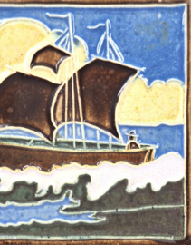 Cloisonné tegeltje zeilschip