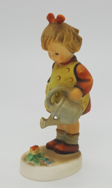 Hummel beeldje 'Die kleine Gärtnerin / Little Gardener'
