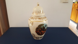 Grote dekselpot met gouden versiering