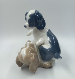 Lladro Nao beeldje van 2 spelende pups