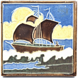 Cloisonné tegeltje zeilschip