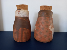 2 grote terracotta voorraadpotten