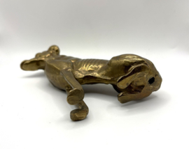 Zittende messing greyhound