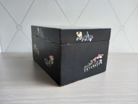 Japans zwart lakwerk theedoos met parelmoer decoratie