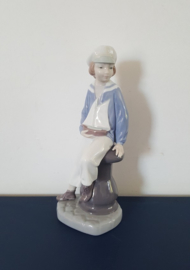 Lladro beeldje, jongetje met zeilboot