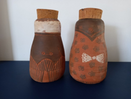 2 grote terracotta voorraadpotten