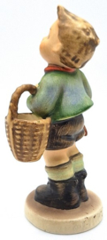 Hummel beeldje 'Village boy'