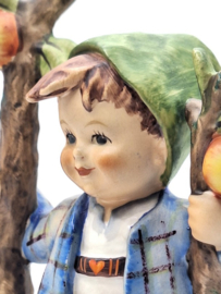 Hummel 'Apple tree boy' (groot)