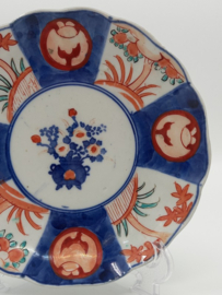 Japans Imari bord met klein boeket