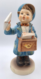 Hummel beeldje 'Eilbote / Postman', postbode