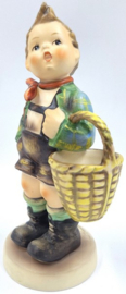 Dubbel A25127 - Controleren - Hummel beeldje 'Dorfbub / Village boy'