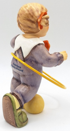 Hummel beeldje 'Hula-Hoop / Playing around'