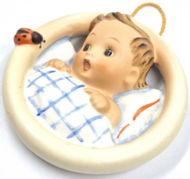 Hummel plaquette 'Child in bed' / 'Kind im Bett'