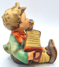 Hummel beeldje 'Let's sing Heini'
