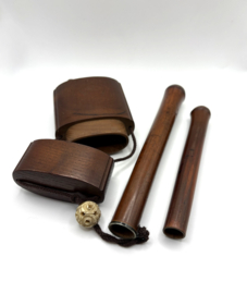 Japanse pijphouder en tabaksdoos