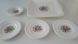 Wedgwood  schaal + 4 schaaltjes Conway