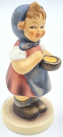 Hummel beeld 'Jungbauerin' / 'From me to you'
