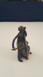 Bronzen beeldje vrouw met cello