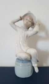 Lladro beeldje, meisje met hoed