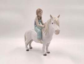 Lladro, meisje op pony #9139