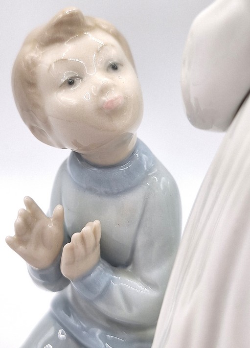 Lladro Teaching to pray #4779