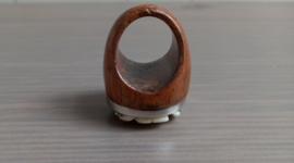 Houten ring met roos