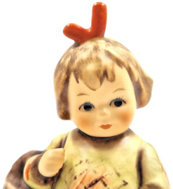 Hummel beeld 'Ich bring dir was' / 'I brought you a gift'