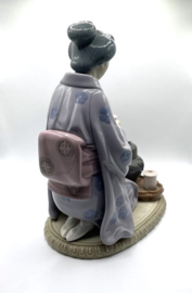 Lladro Geisha, August Moon #5122
