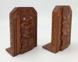 Boekensteunen Polynesisch houtsnijwerk