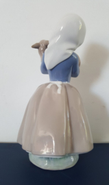 Lladro Nao beeldje, meisje met lam
