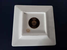 Klein bord met Versace Medusa decor