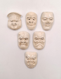 Set van 6 porseleinen Noh-maskers